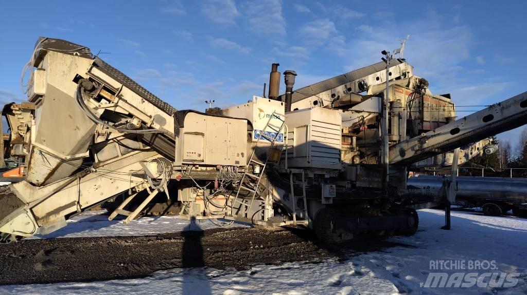 Metso LT 200 HPB 自走式クラッシャー