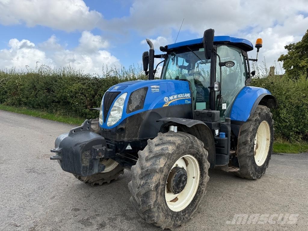 New Holland T 7.200 トラクター