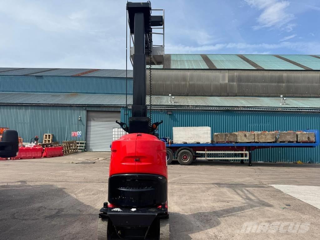 Manitou 100 VJR 垂直昇降型リフト
