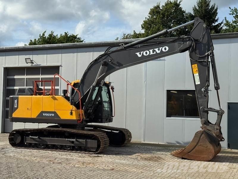 Volvo EC 220 EL 大型油圧ショベル12t以上（パワーショベル・ユンボ）