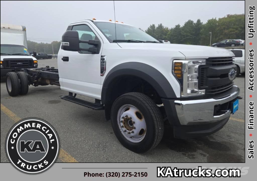 Ford F 550 XL SD キャブ付きシャーシ