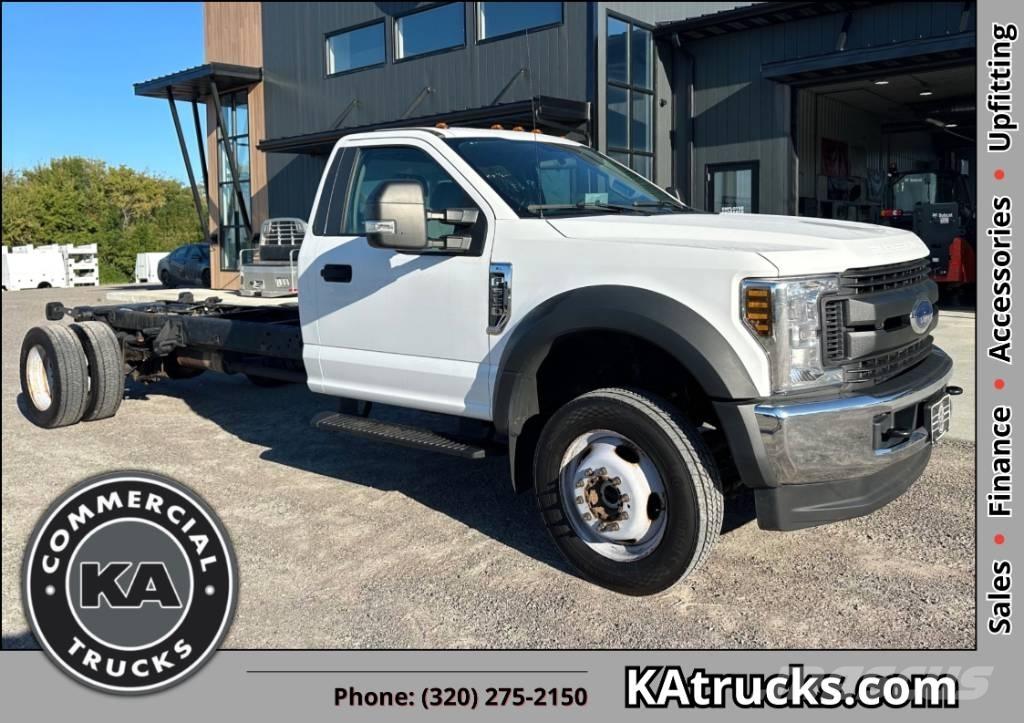 Ford F 550 XL SD キャブ付きシャーシ