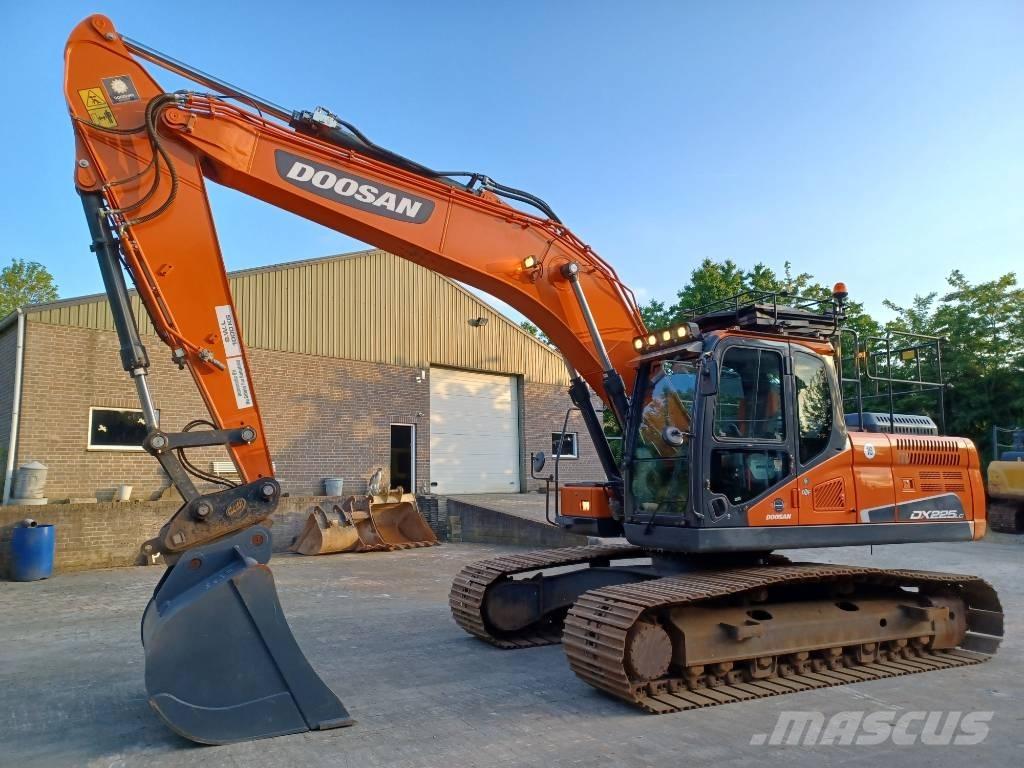 Doosan DX 225 LC-5 大型油圧ショベル12t以上（パワーショベル・ユンボ）