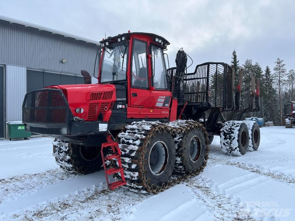 Komatsu 895 フォワーダー