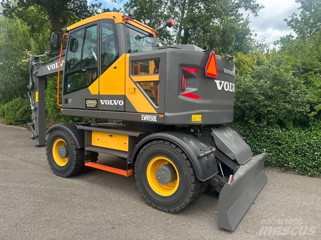 Volvo EWR 150 E ホイール式油圧ショベル（パワーショベル・ユンボ・バックホー）