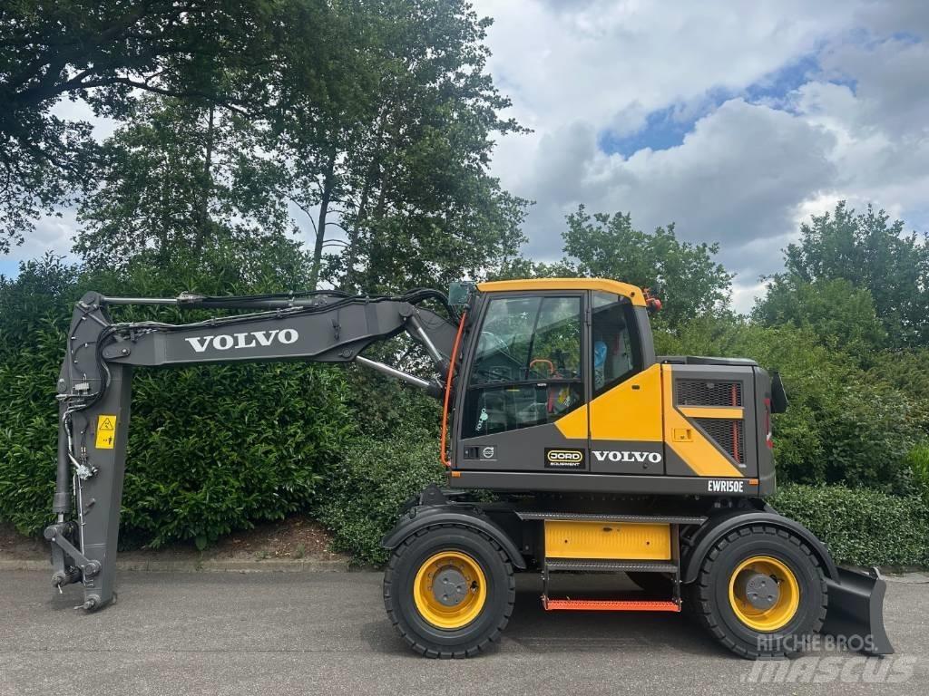 Volvo EWR 150 E ホイール式油圧ショベル（パワーショベル・ユンボ・バックホー）