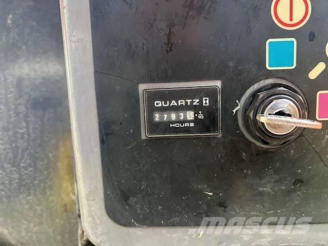 JLG 660 SJ ブームリフト　直伸型