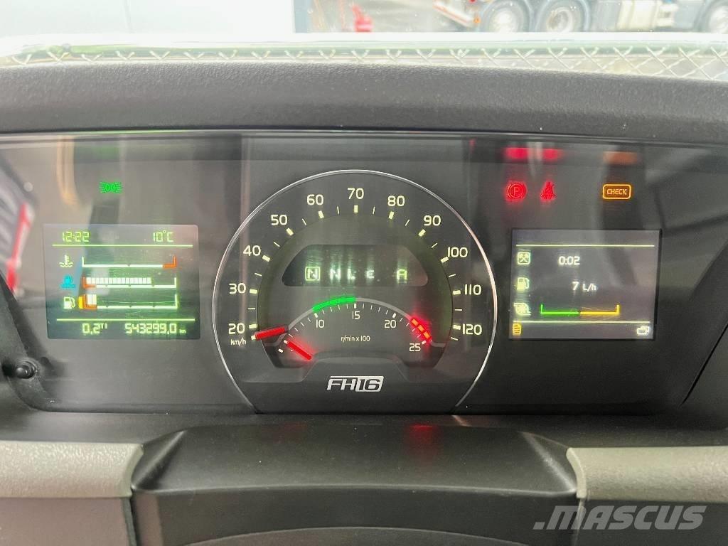 Volvo FH 750 6x4 中古トラクターヘッド | トレーラーヘッド