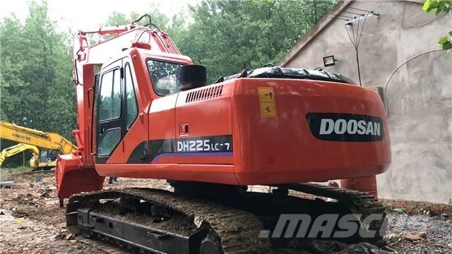 Doosan DH225LC-7 大型油圧ショベル12t以上（パワーショベル・ユンボ）