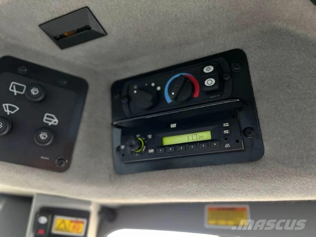 CAT 140M モーターグレーダー