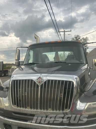 International 4400 中古トラクターヘッド | トレーラーヘッド
