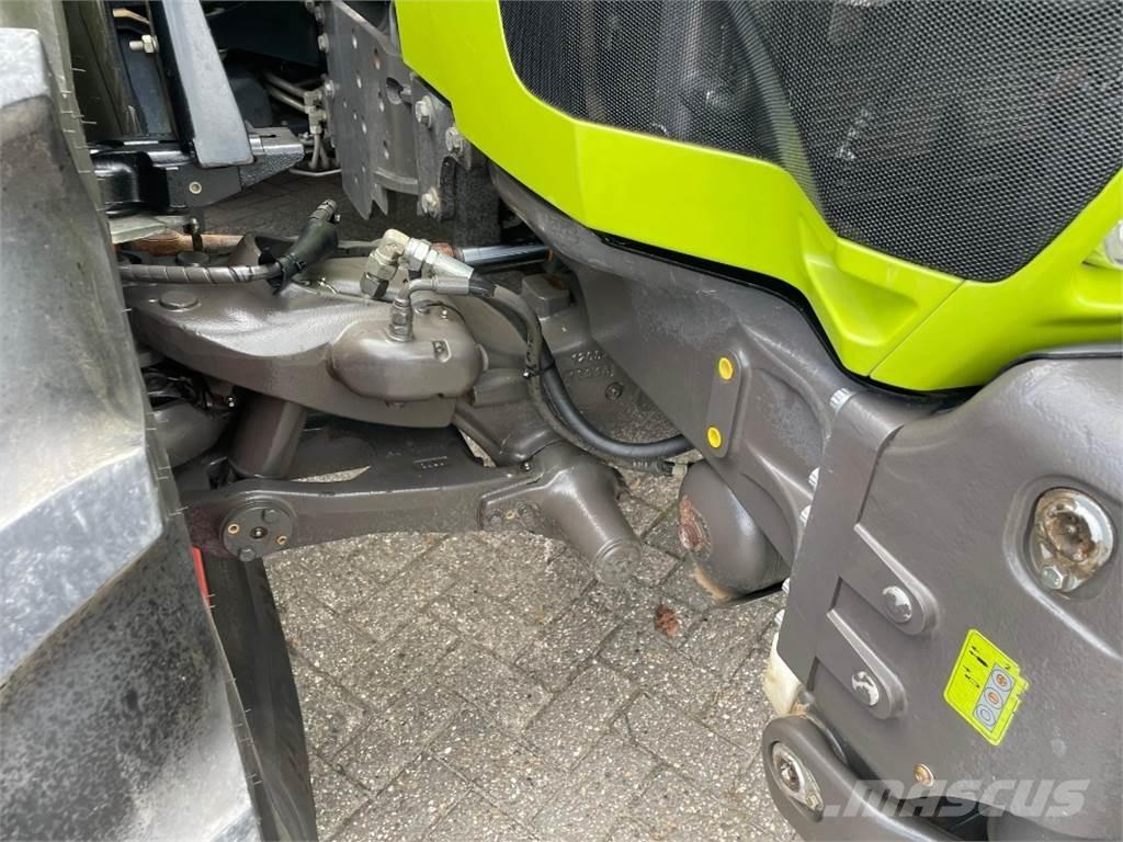 CLAAS Arion 650 トラクター