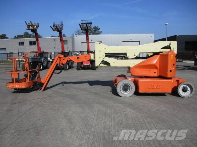 JLG E400 AJPN (817) 小型自走式ブームリフト