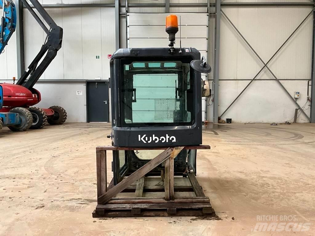 Kubota U 48-4 / U 55-4 キャビン及び内装