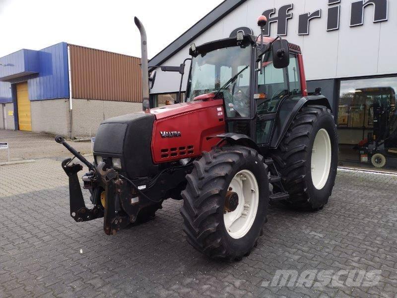 Valtra 6850 トラクター
