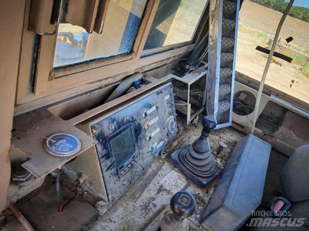 Komatsu D 375-1 ブルドーザー