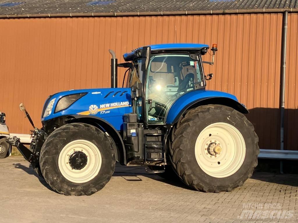 New Holland T 7.230 トラクター