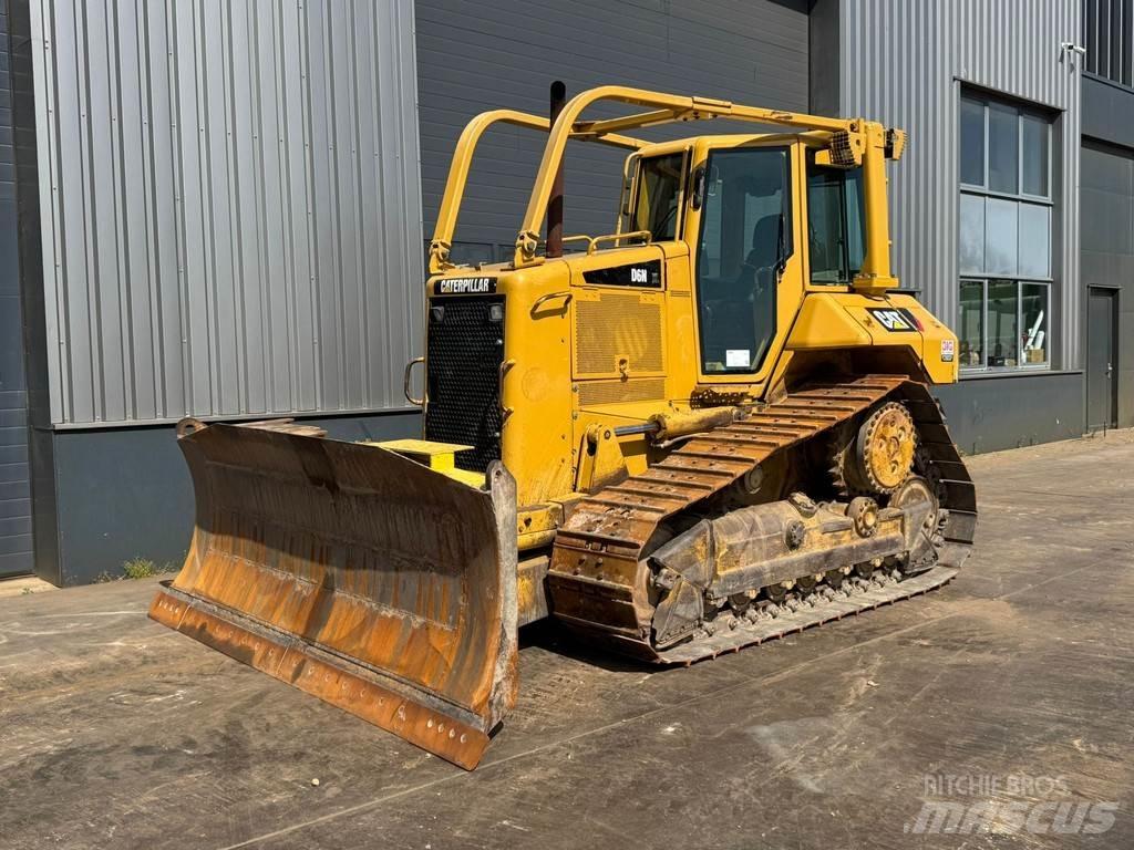 CAT D6N ブルドーザー