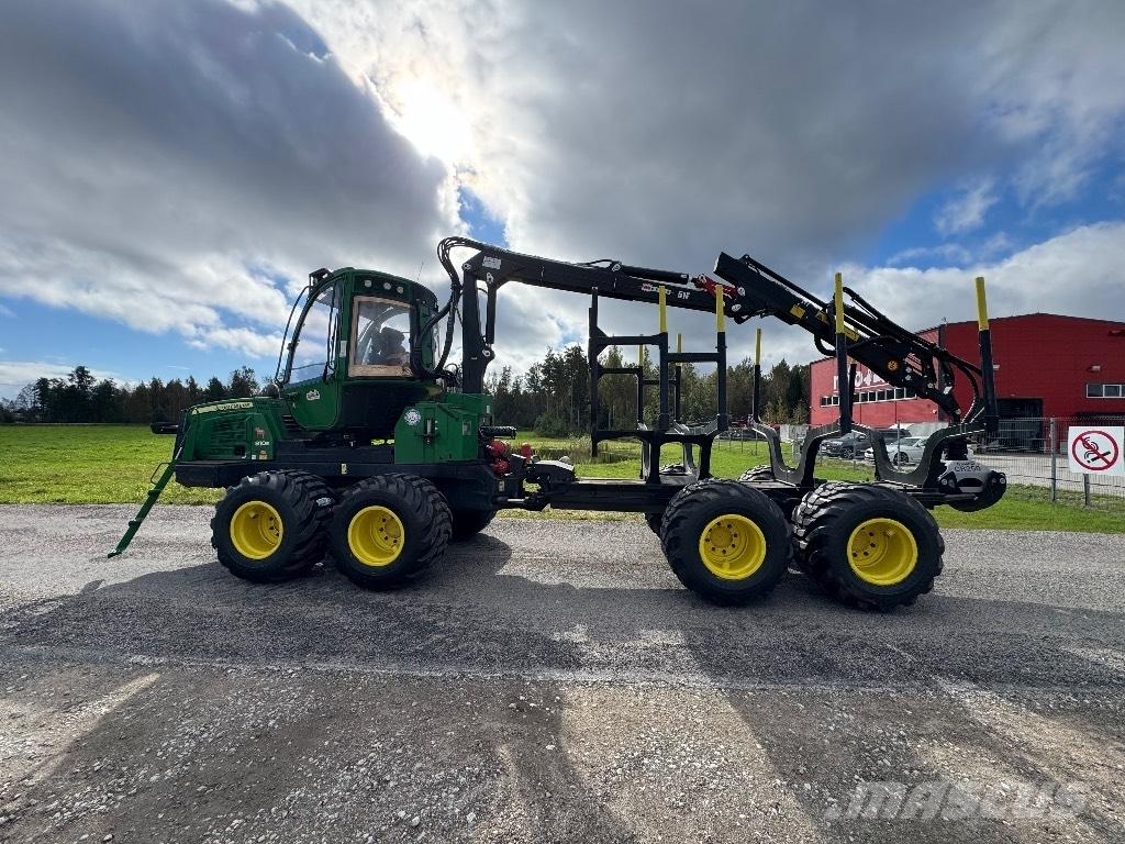 John Deere 810 E フォワーダー
