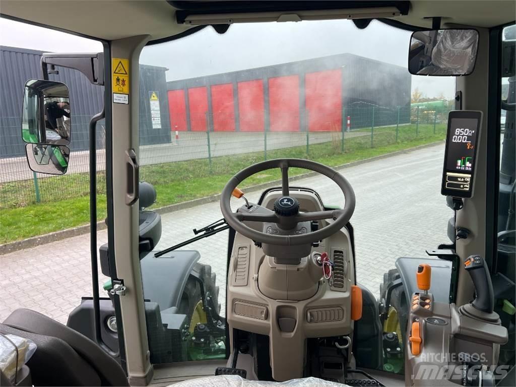 John Deere 6120M トラクター