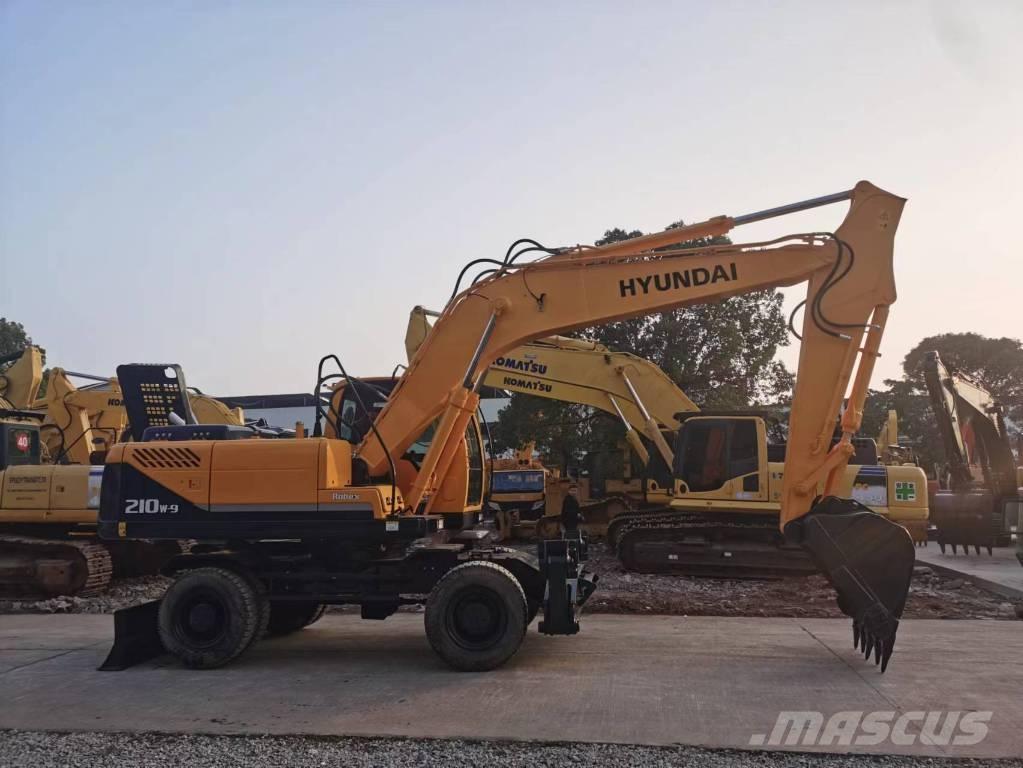 Hyundai R210W-7 ホイール式油圧ショベル（パワーショベル・ユンボ・バックホー）