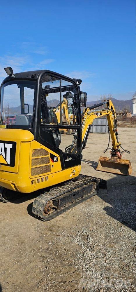 CAT 302.2 D ミニ油圧ショベル 7t以下（ミニユンボ・ミニディガー）