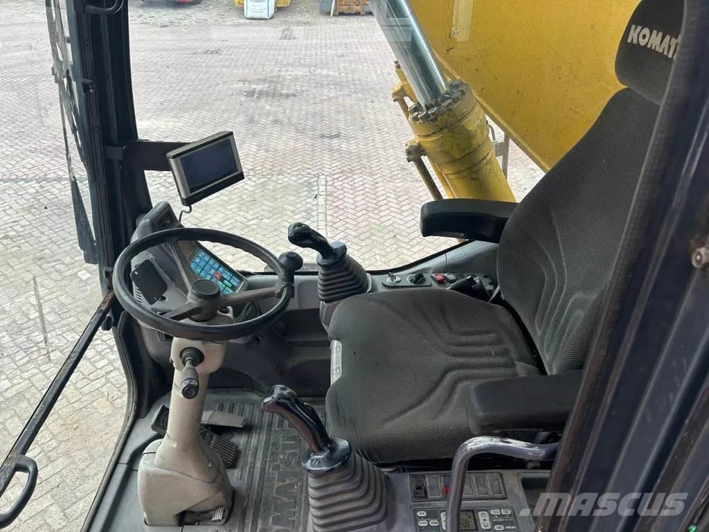 Komatsu PW200 ホイール式油圧ショベル（パワーショベル・ユンボ・バックホー）