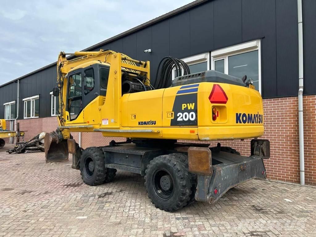 Komatsu PW200 ホイール式油圧ショベル（パワーショベル・ユンボ・バックホー）