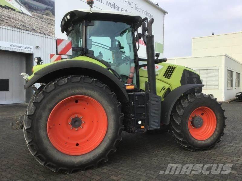 CLAAS AXION 810 トラクター