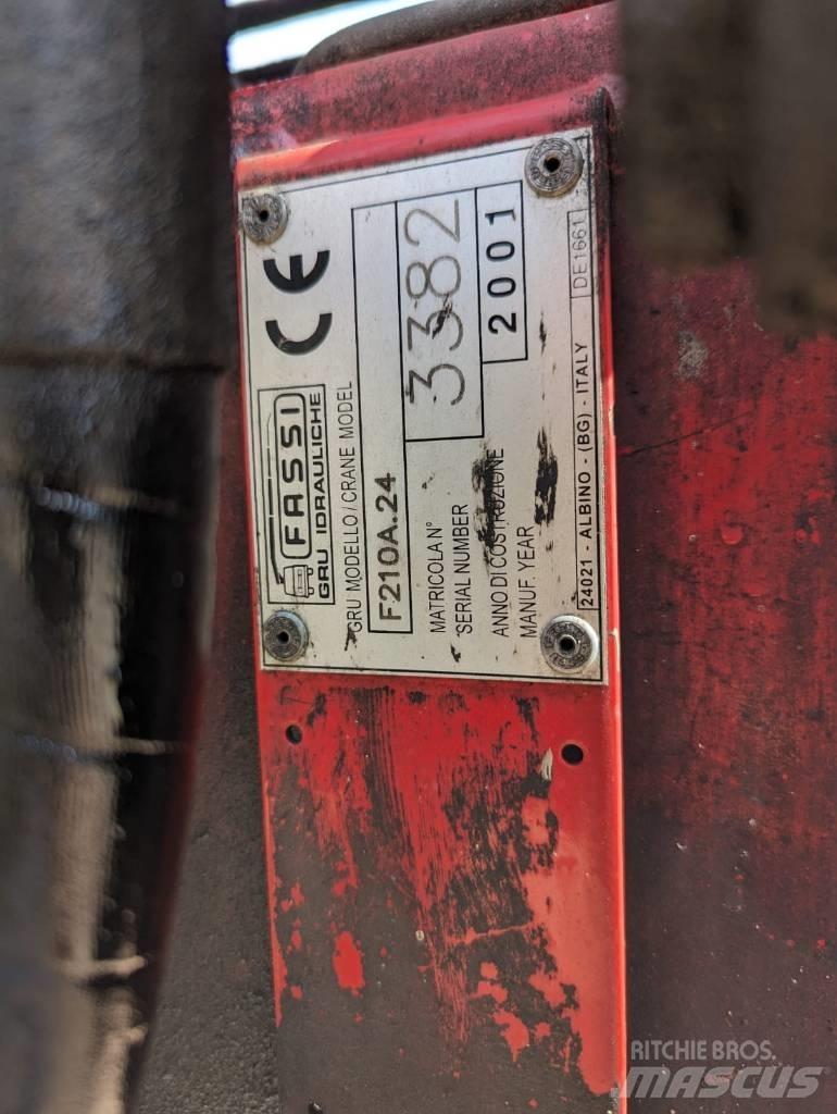 Fassi F 210 A.24 ローダークレーン