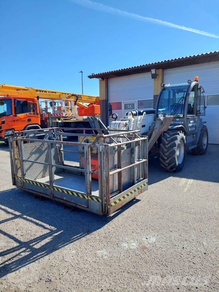 Terex 4514 テレスコーピックハンドラー