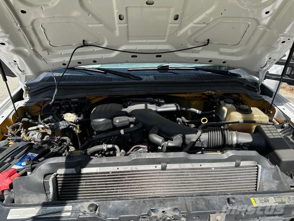 Ford F 450 SD 平ボディー