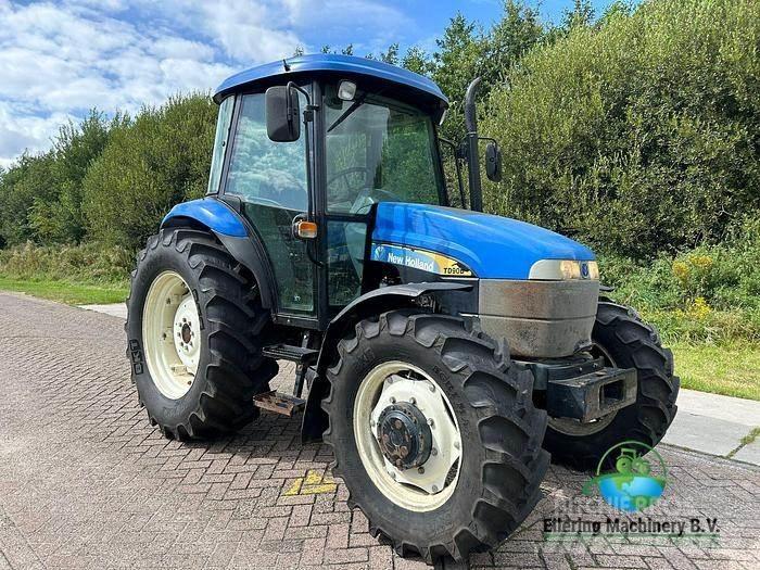 New Holland TD90 D トラクター
