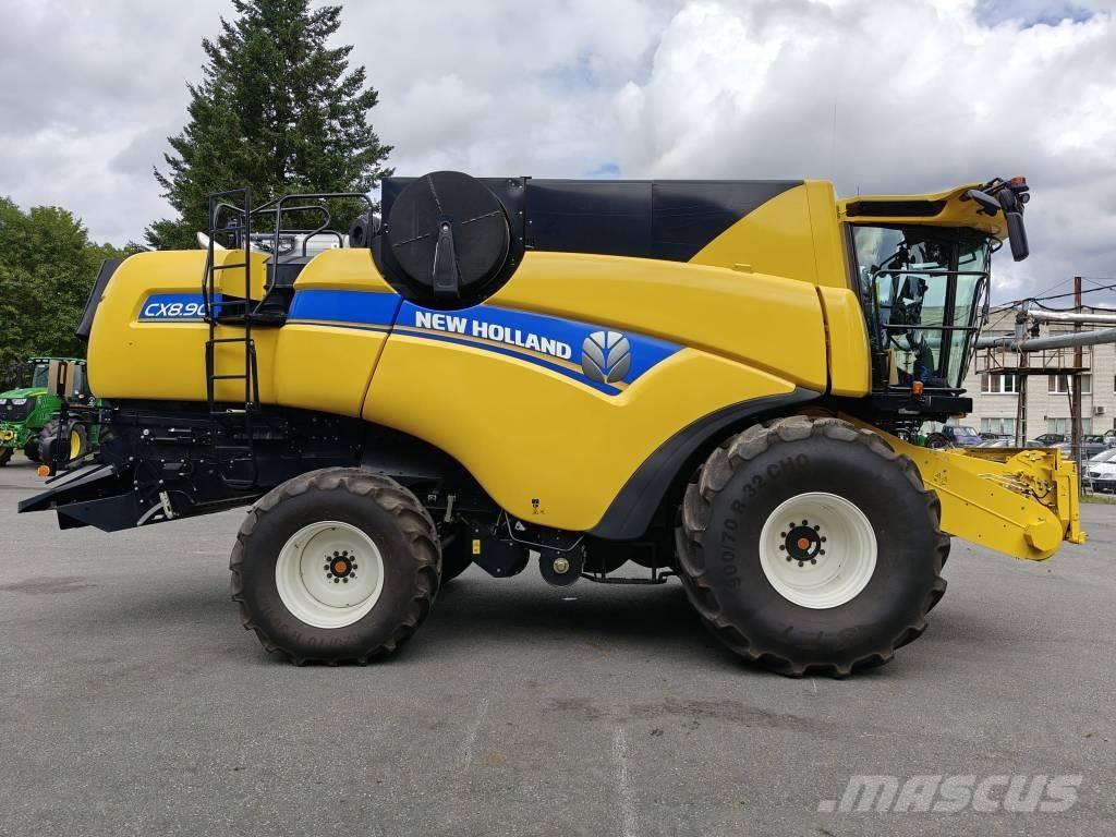 New Holland CX 8.90 コンバイン