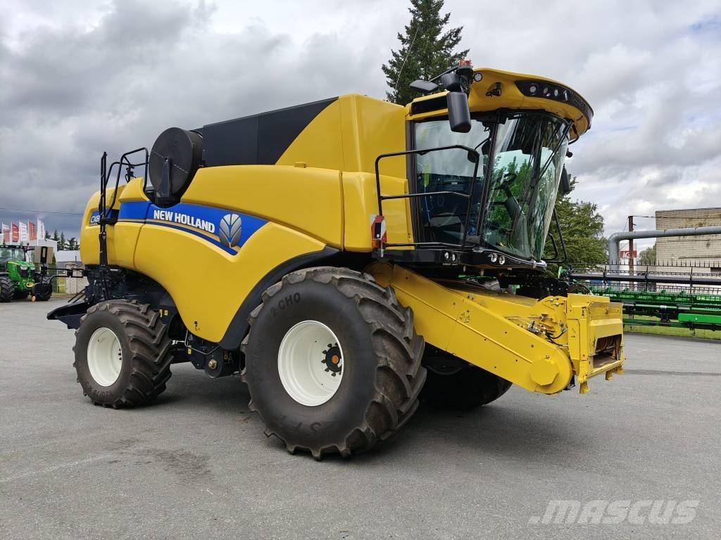 New Holland CX 8.90 コンバイン