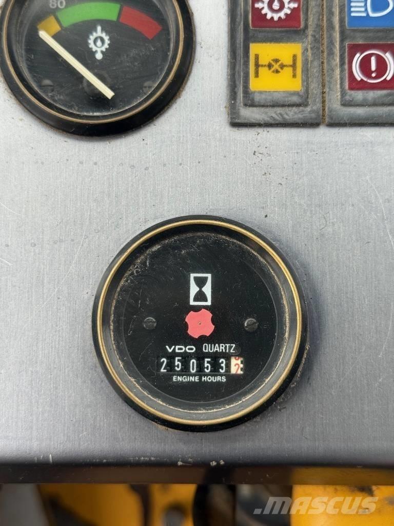 Volvo BM L 160 ホイールローダー・タイヤショベル