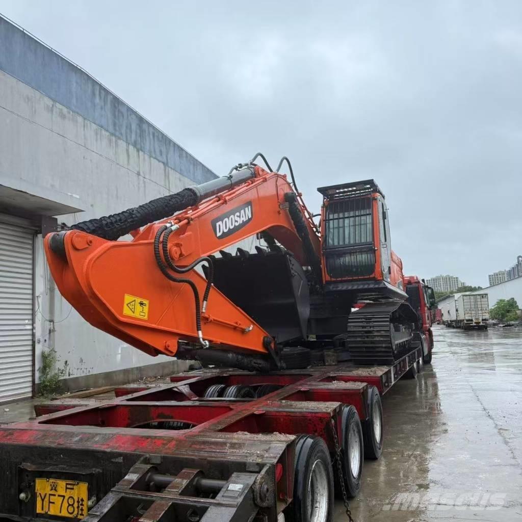 Doosan DX 225 LCA 大型油圧ショベル12t以上（パワーショベル・ユンボ）