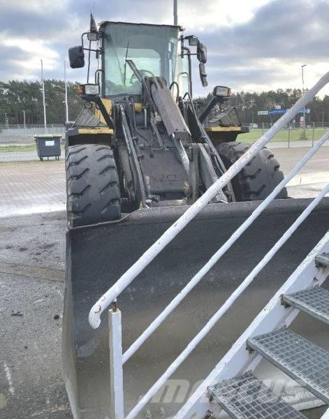 Komatsu WA 200 PT-5 ホイールローダー・タイヤショベル