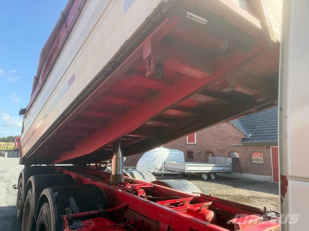 Volvo GMX 500 8x4 ダンプ