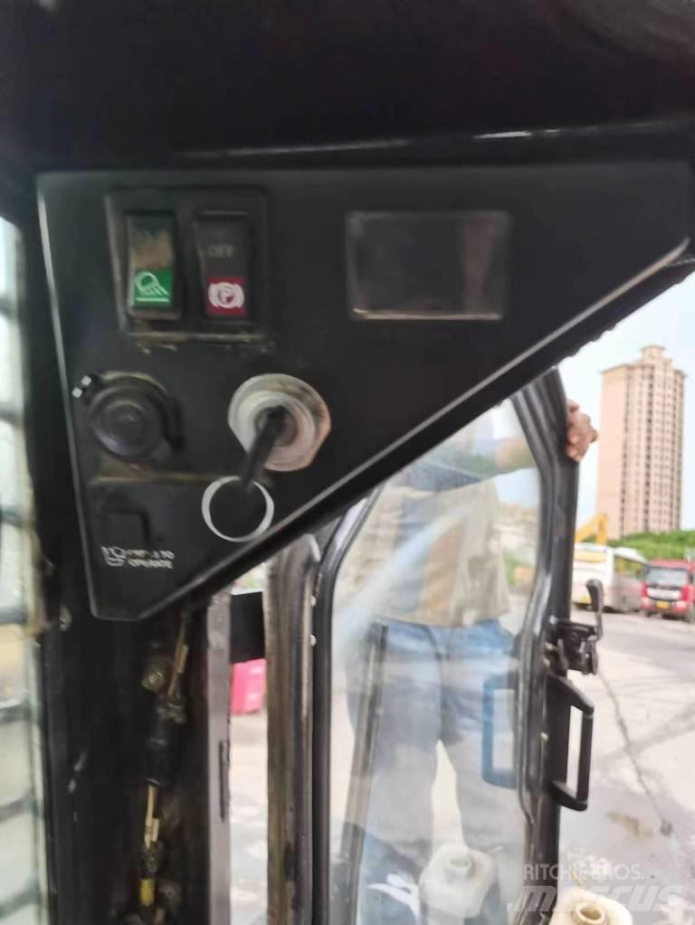 Bobcat S 250 スキッドステアローダー