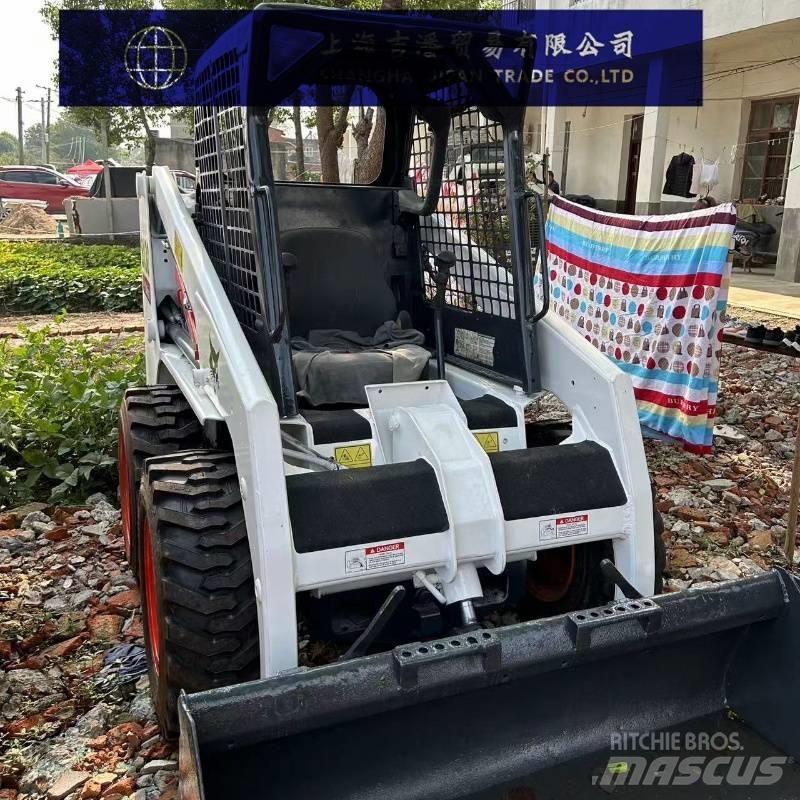 Bobcat S 130 スキッドステアローダー