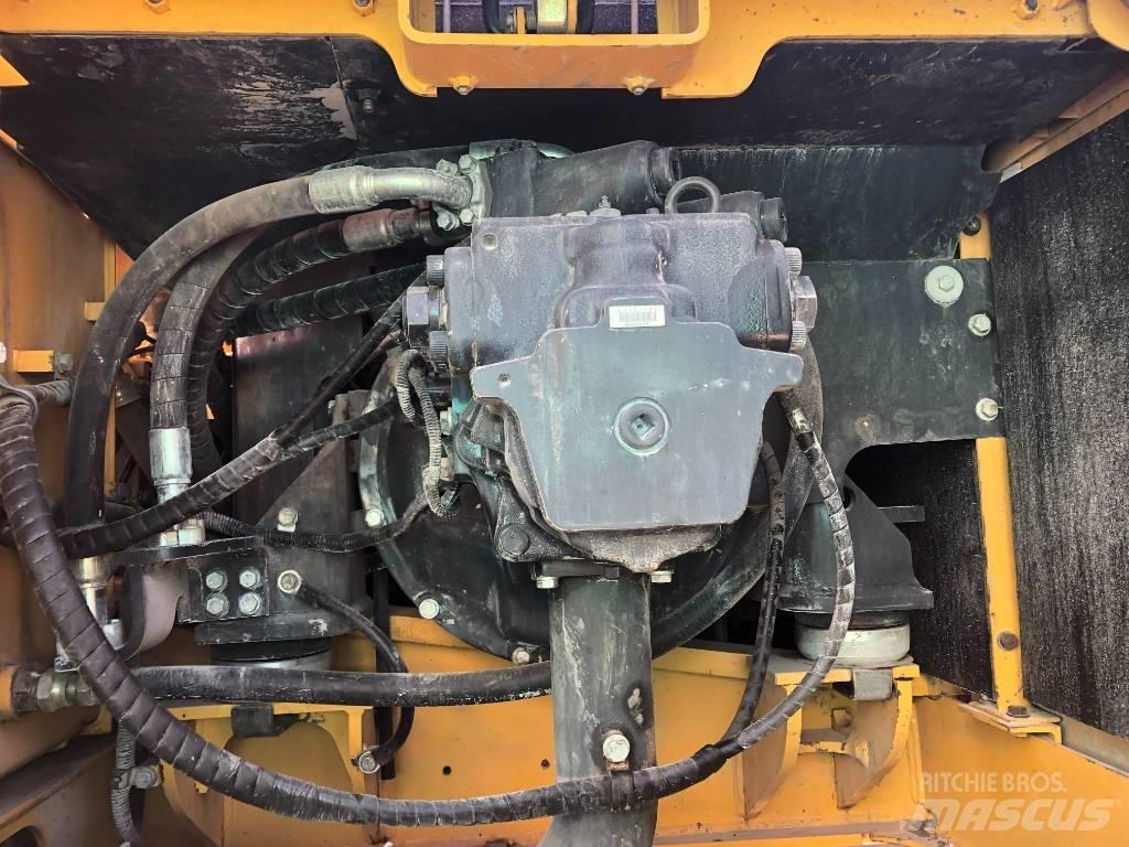 Komatsu 350 大型油圧ショベル12t以上（パワーショベル・ユンボ）