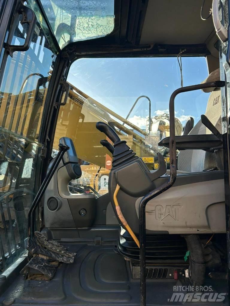 CAT 324 D L 大型油圧ショベル12t以上（パワーショベル・ユンボ）