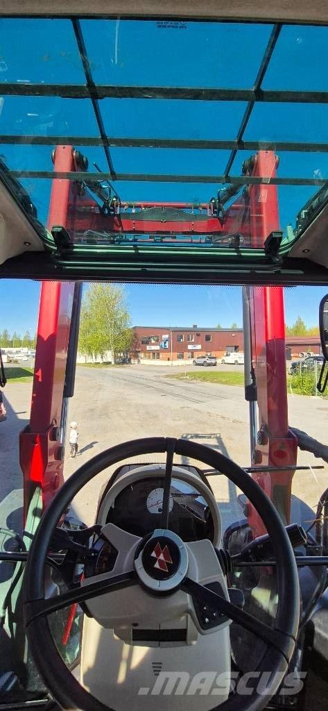 Massey Ferguson 5612 トラクター