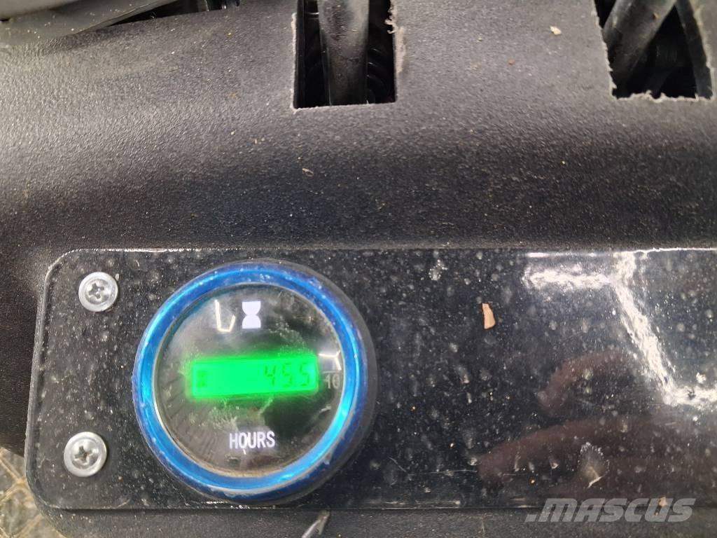 JPC KV12 ミニ油圧ショベル 7t以下（ミニユンボ・ミニディガー）