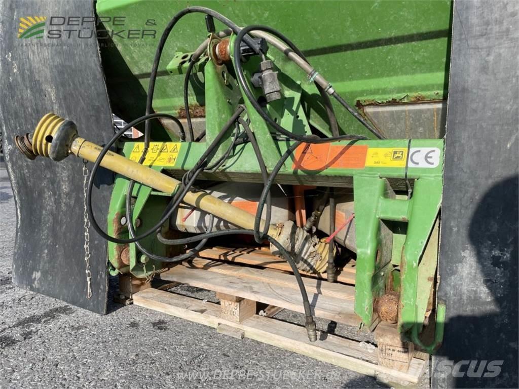 Amazone ZAM 1500 ミネラル散布機