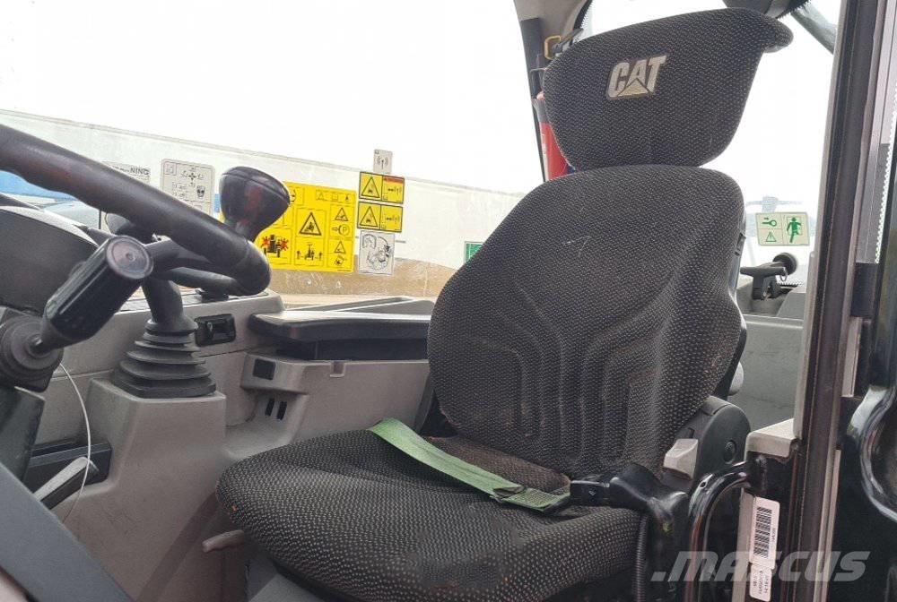 CAT TH 408 D 農業用テレハンドラー