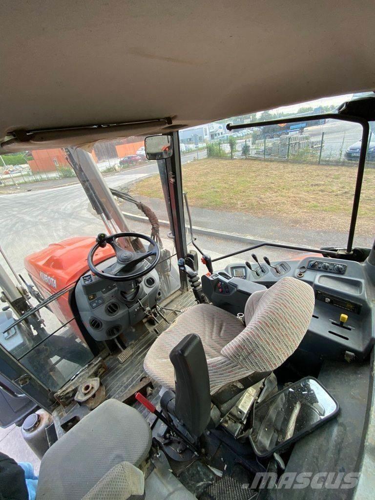 Kubota M 135 GX トラクター