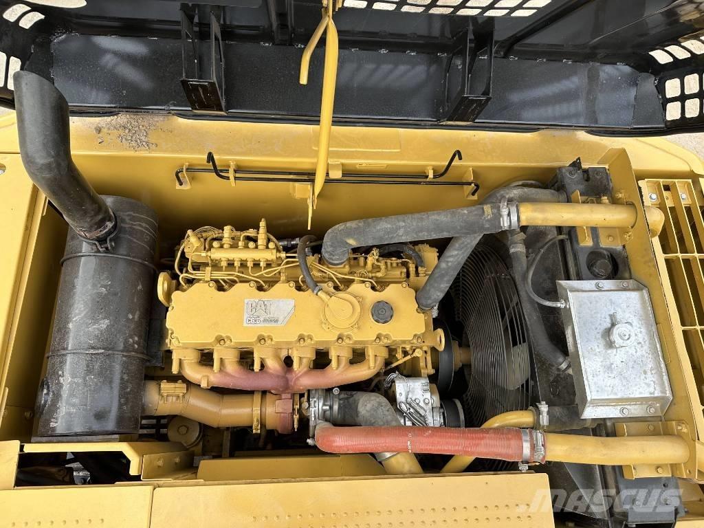 CAT 320 D 大型油圧ショベル12t以上（パワーショベル・ユンボ）