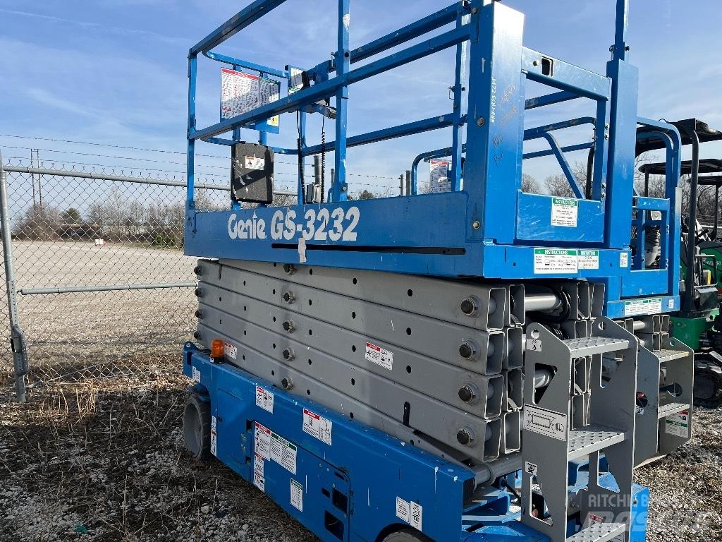 Genie GS 3232 シザースリフト